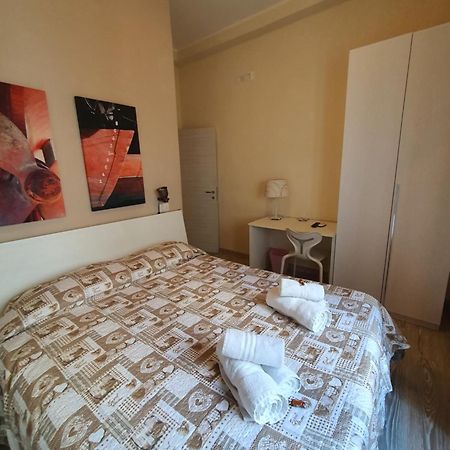 4Rooms Guest House Free Wi-Fi Salerno Exterior photo
