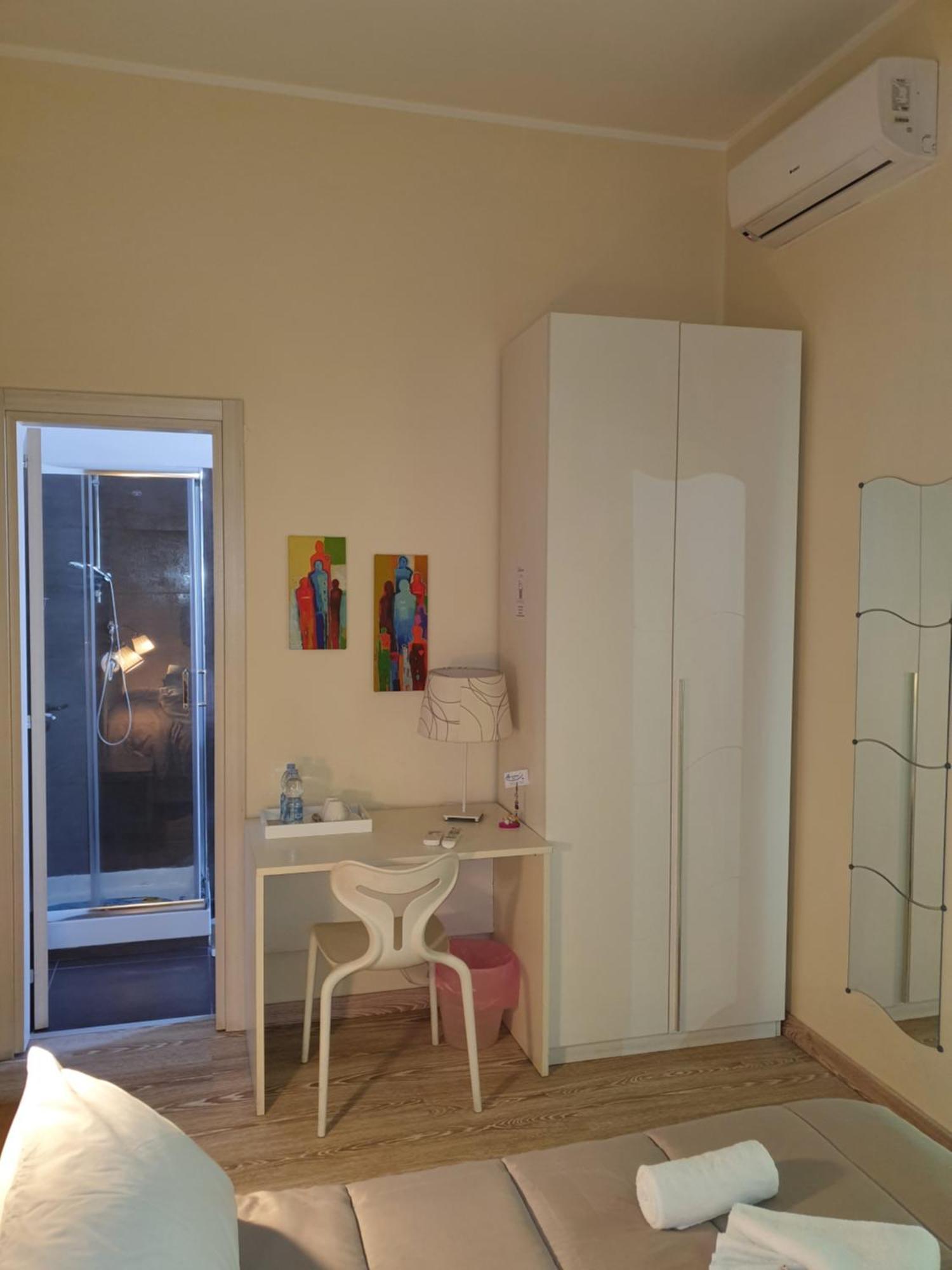 4Rooms Guest House Free Wi-Fi Salerno Exterior photo