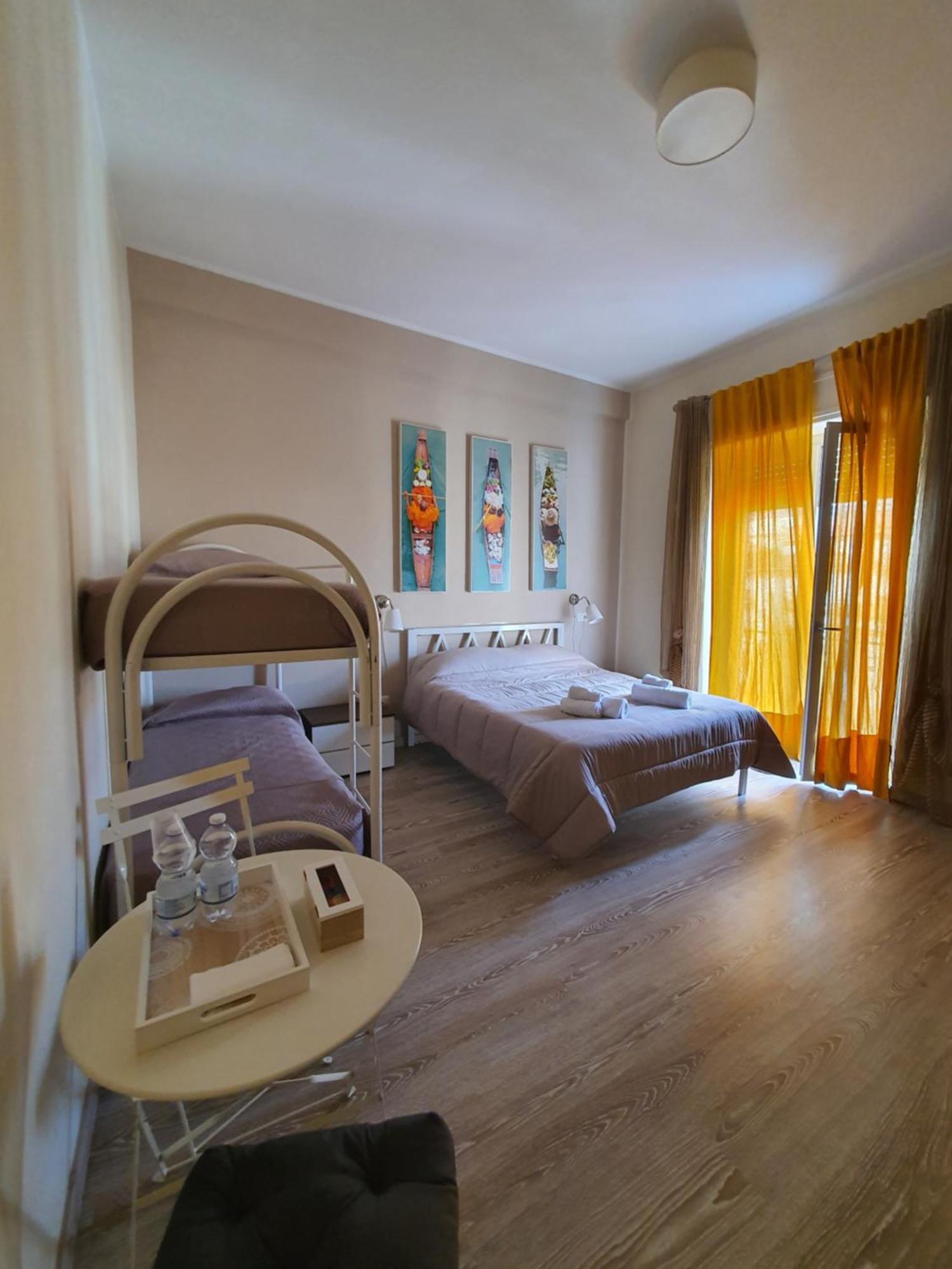 4Rooms Guest House Free Wi-Fi Salerno Exterior photo